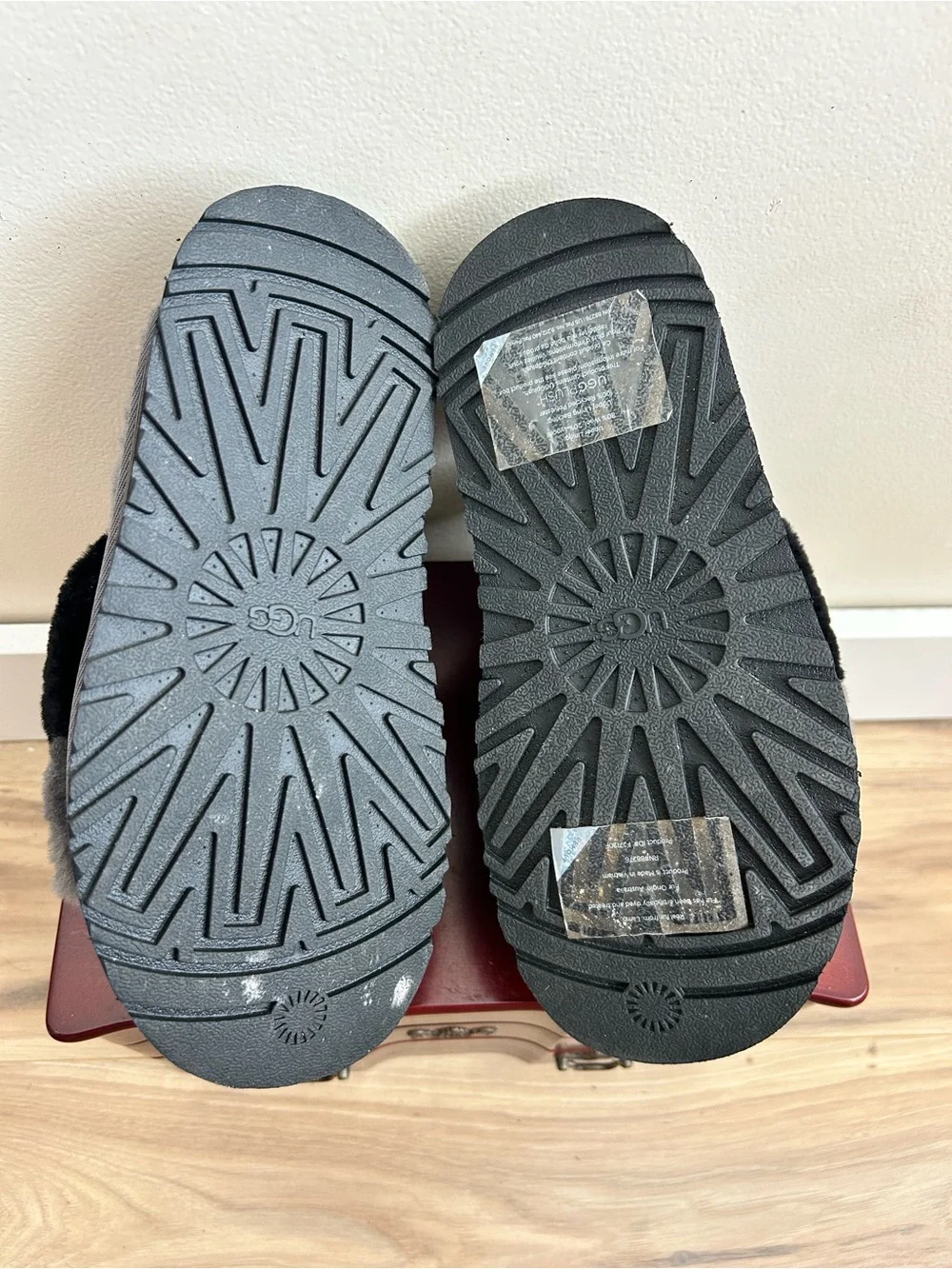 UGG Women’s Disco Checkered Slides Platform Sandals Black and Grey Size 7